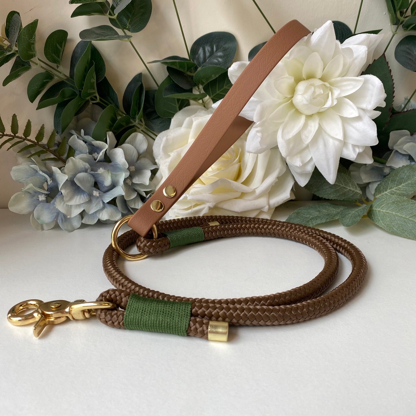 Brown Paracord Lead