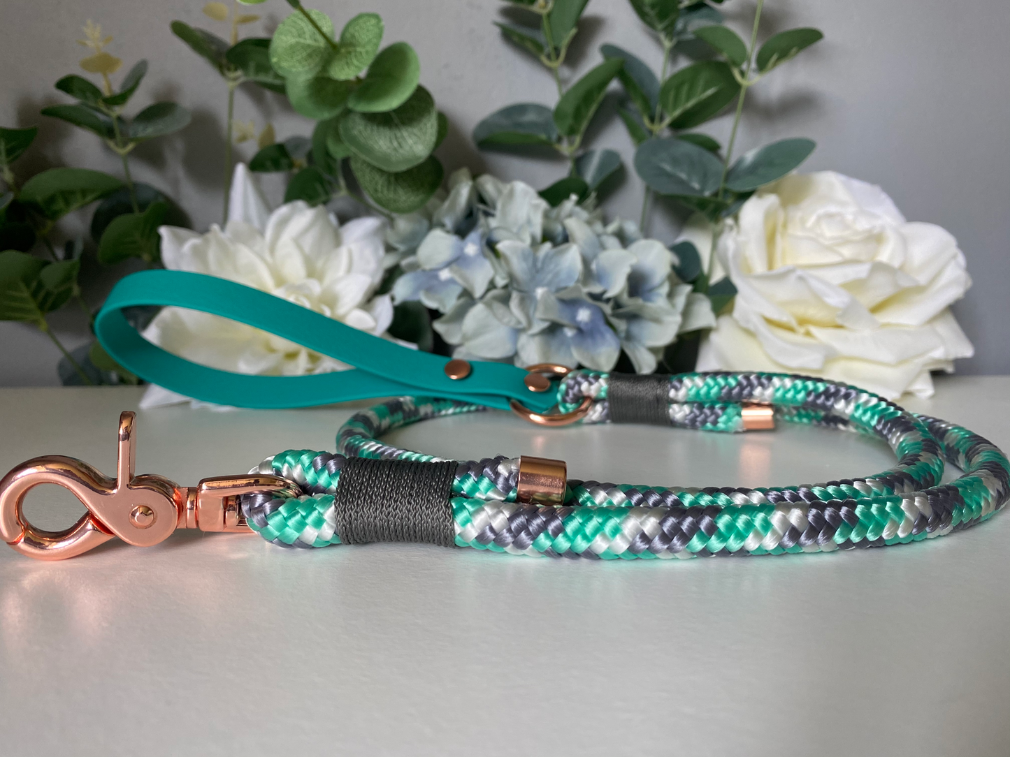 Pastel Mint Camo Paracord Lead