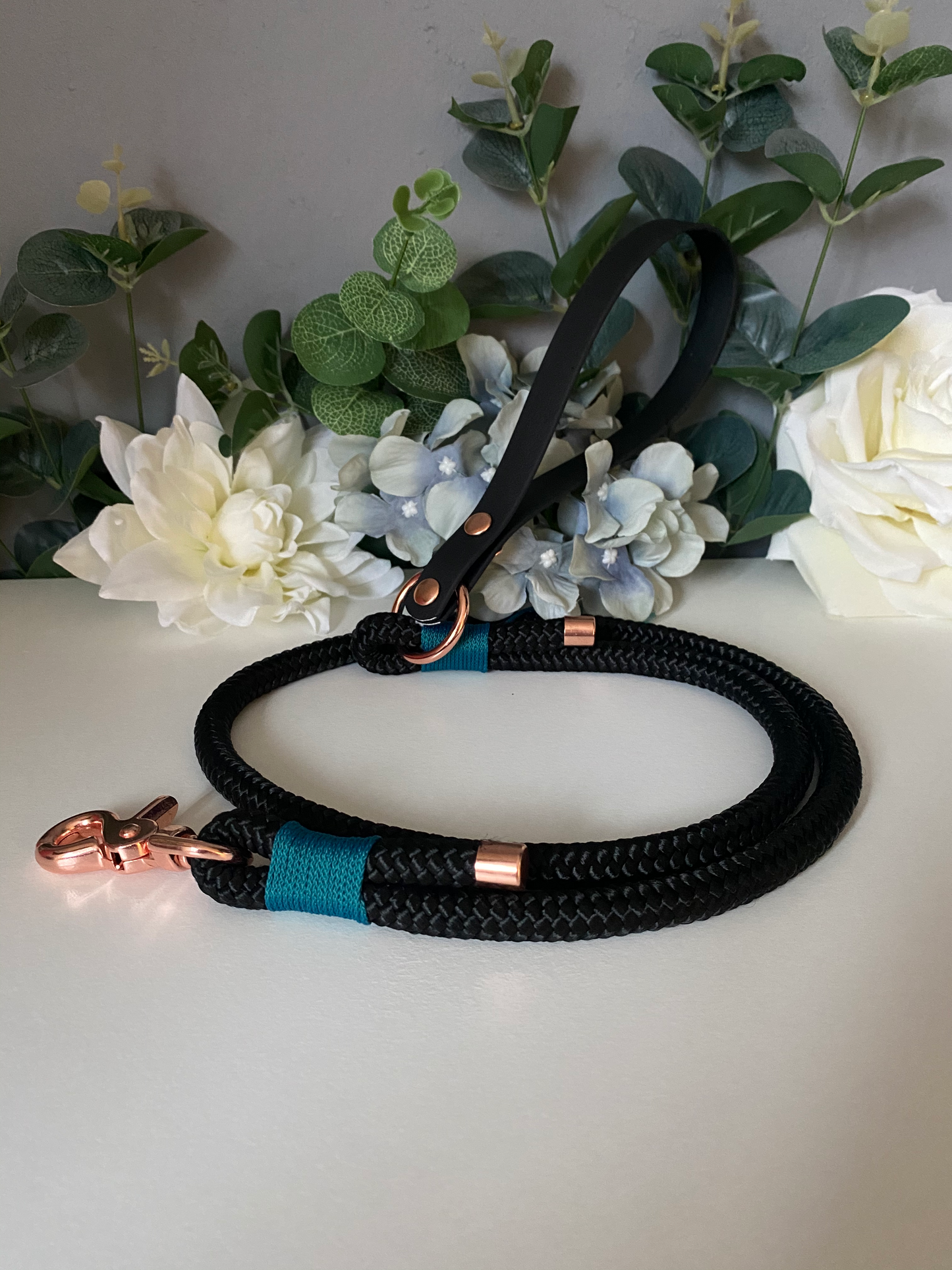 Black Paracord Lead
