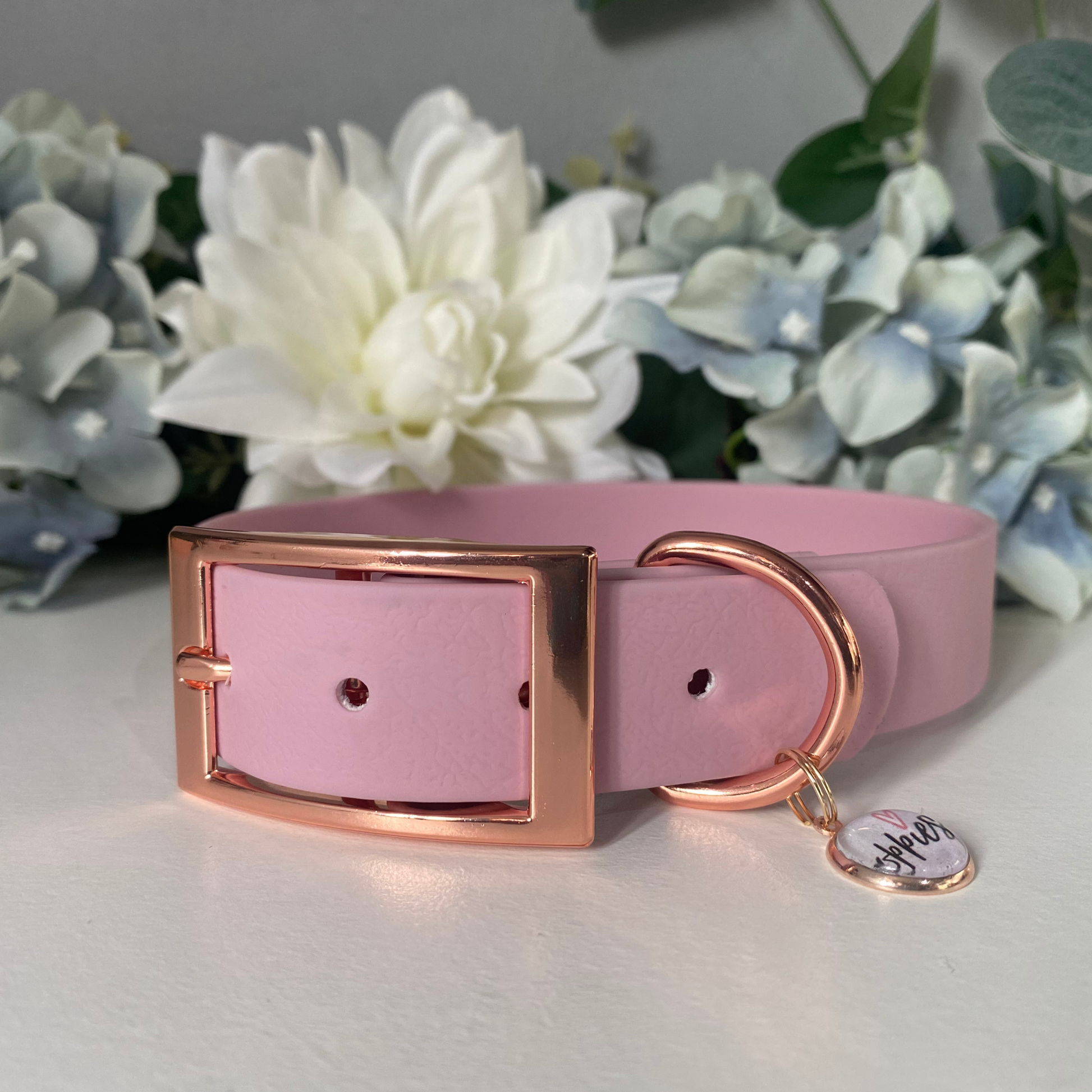 Rose gold sales dog collar hardware